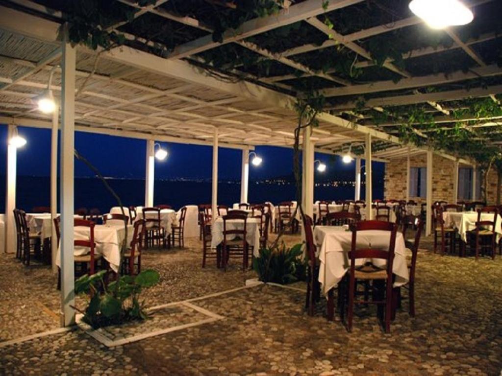 Taradella Hotel Alissos Exteriör bild