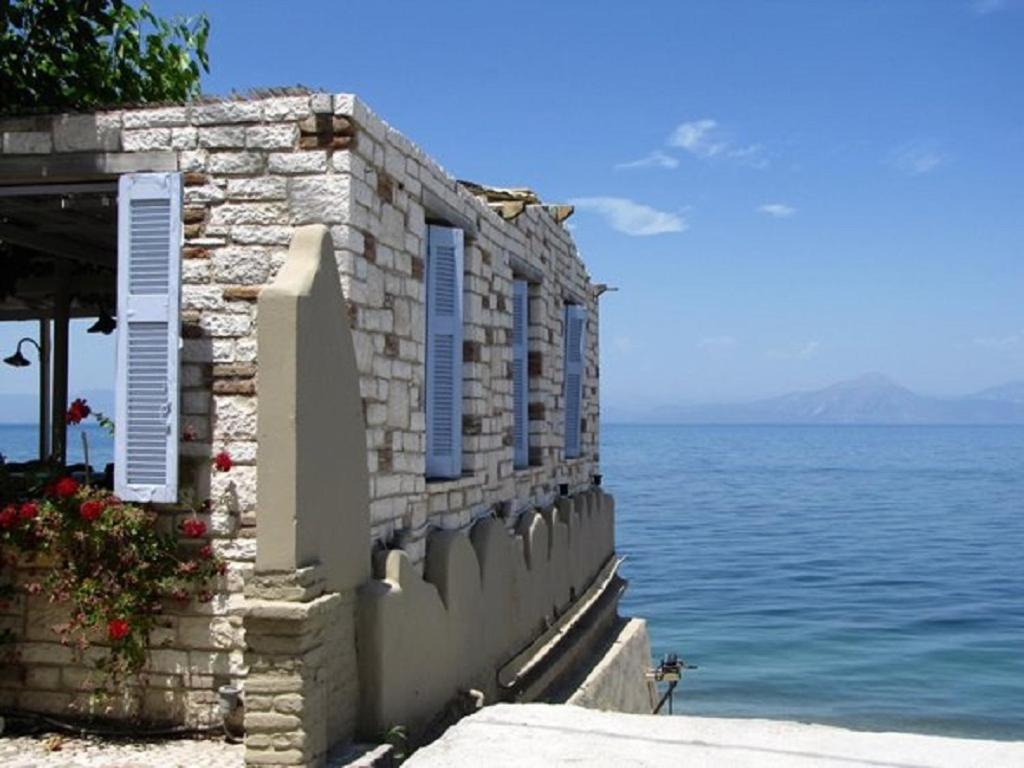 Taradella Hotel Alissos Exteriör bild